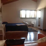 לינה וארוחת בוקר Tenuta 801 4*